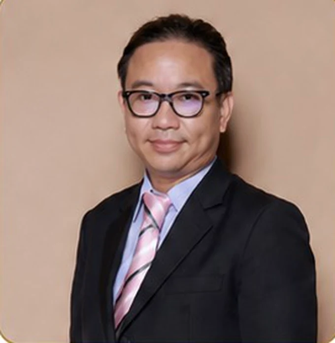 ดร.ชาคร ตะยาภิวัฒนา — Executive Director · บริษัทที่ปรึกษาด้านการตลาดและ CRM